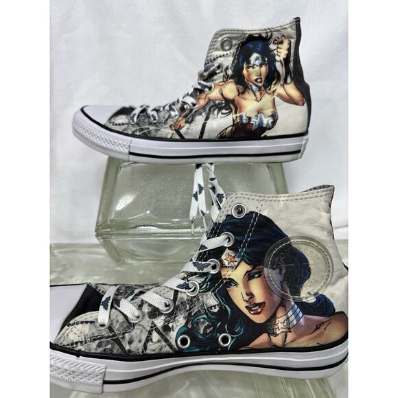 Custom Bling Chuck Taylor Hi Top Wonder Woman Converse - Sz. 7 Collectible. - Picture 2 of 5